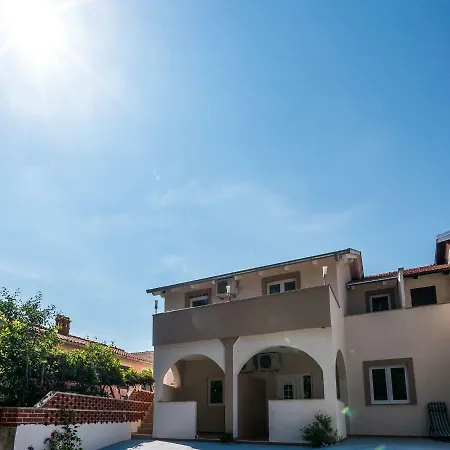 Apartment Antonio Vir