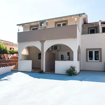 Antonio Apartment
